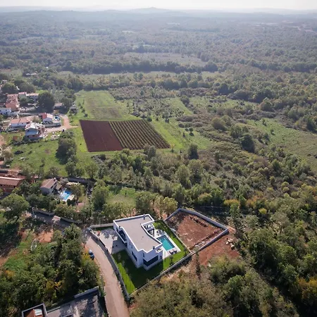 Vila Orlando Kirmenjak